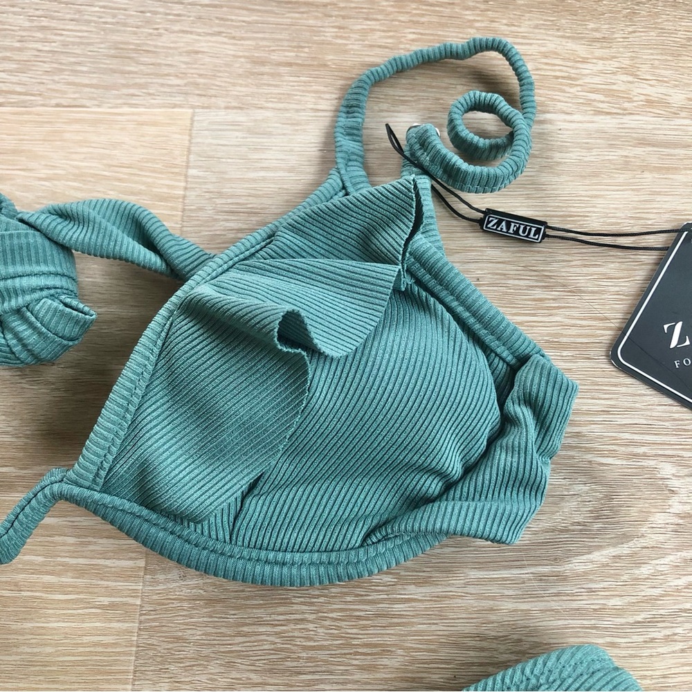 Zaful Ribbed Frill Bikini - Picture 7 of 8